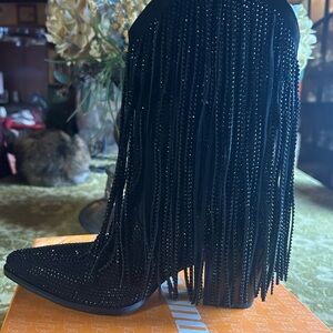 Chic Black Fringe Heeled Boots